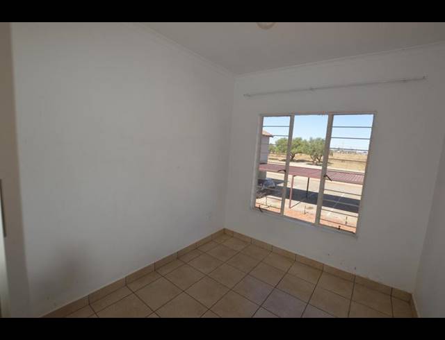 2 BEDROOM APARTMENT FOR SALE IN VAALPARK